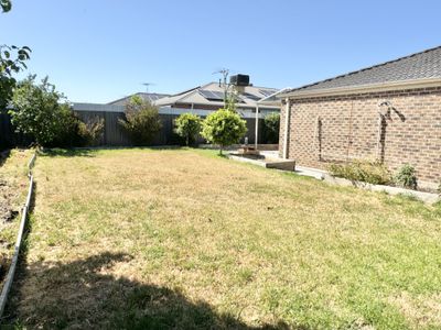 17 Fawkner Road, Manor Lakes