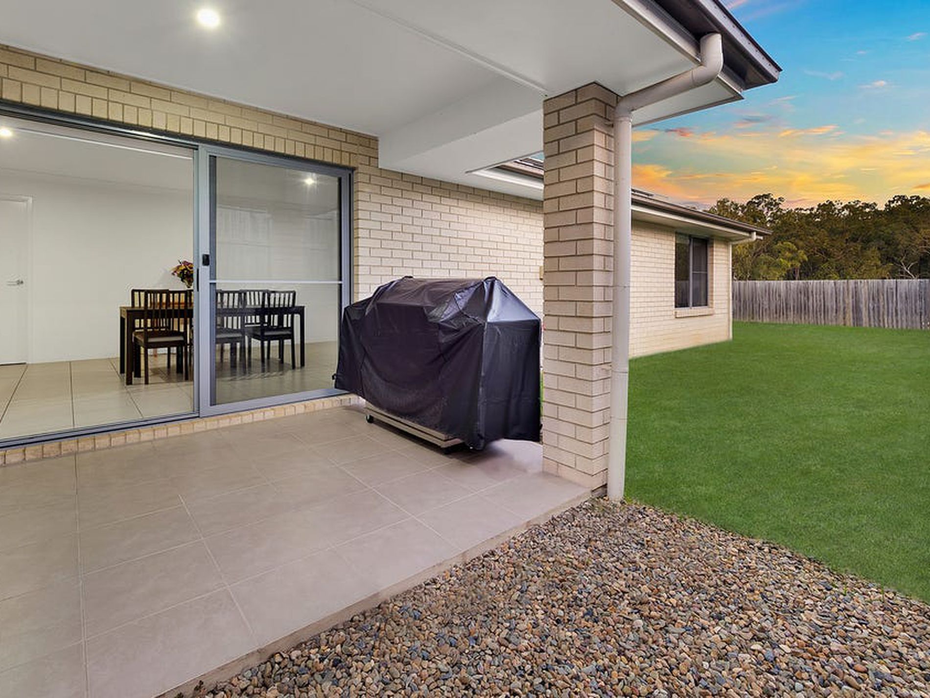 10 DANDELION DRIVE, Springfield Lakes