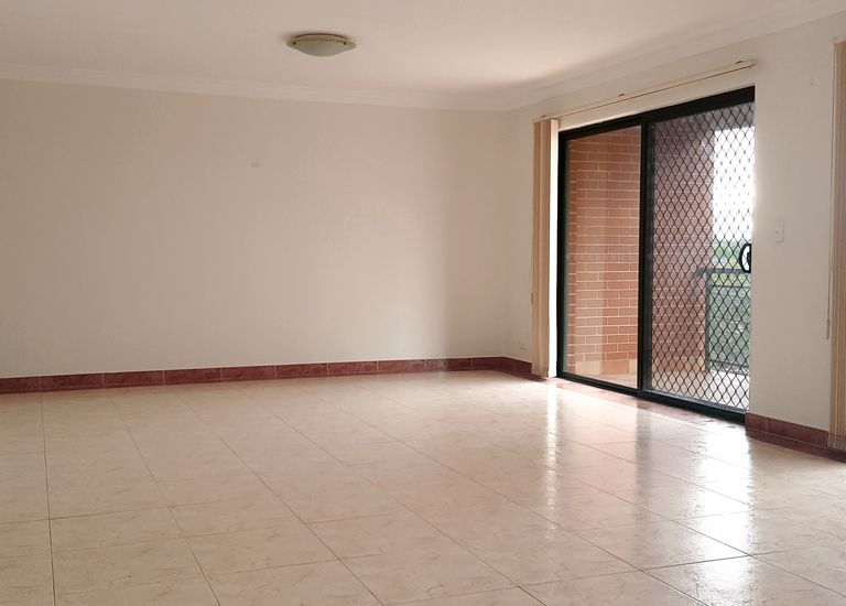 15 / 11 Cahors Road, Padstow
