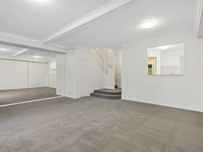 1 / 3 BRONBERG COURT, Southport