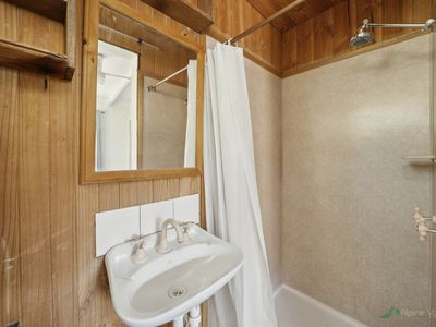 36 Freeburgh Avenue , Mount Beauty