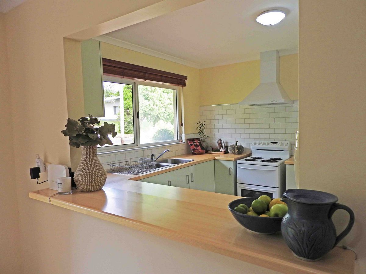 31 PUTT STREET, Atherton