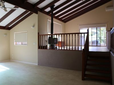 8 Kentia Court, Kawungan