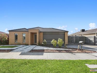 84 Calais Circuit, Cranbourne West
