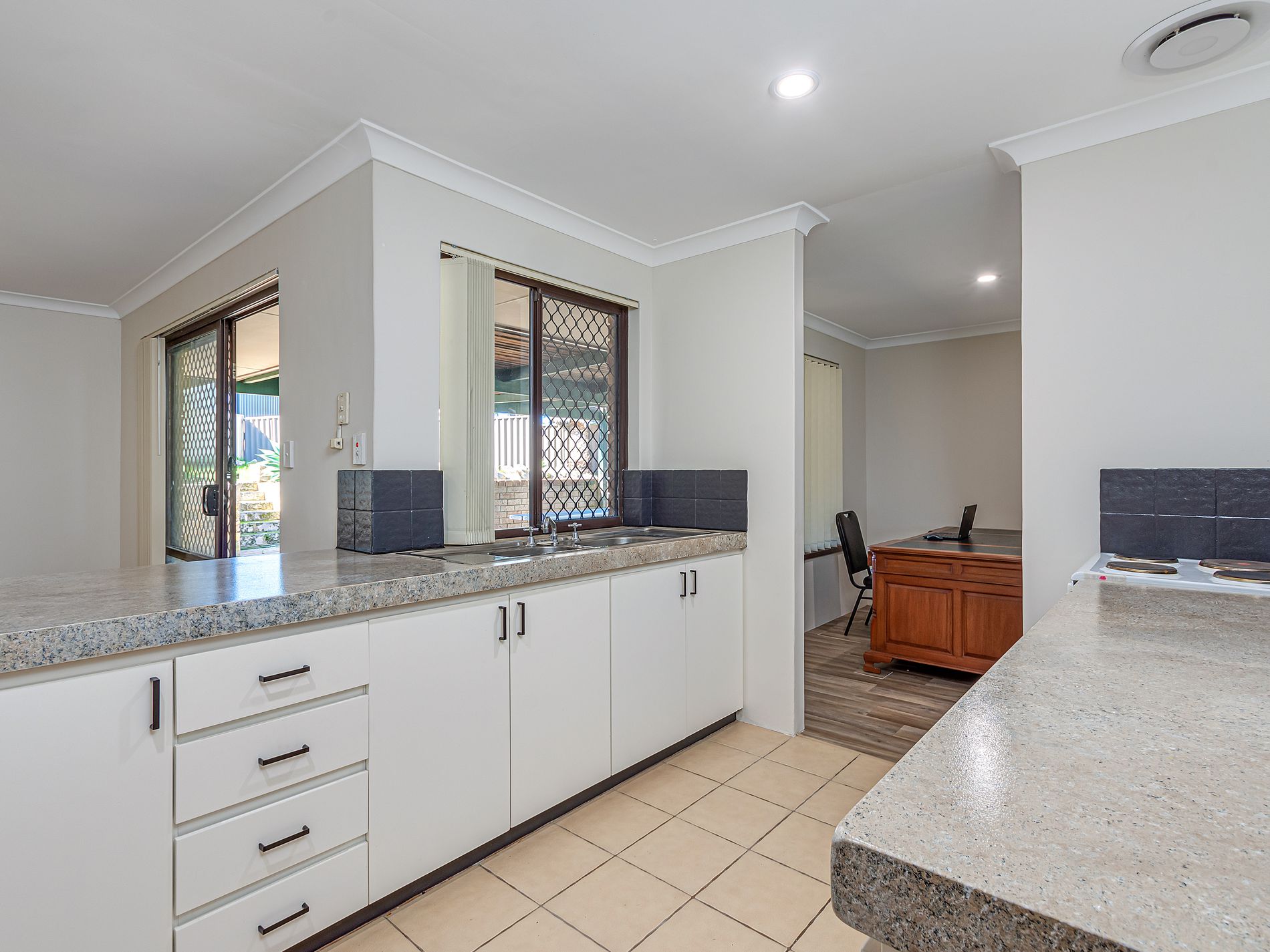 1 Newquay Close, Yanchep