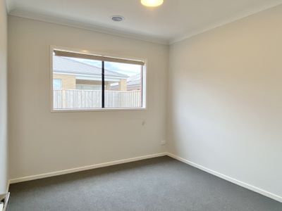 19 Ricotta Road, Manor Lakes
