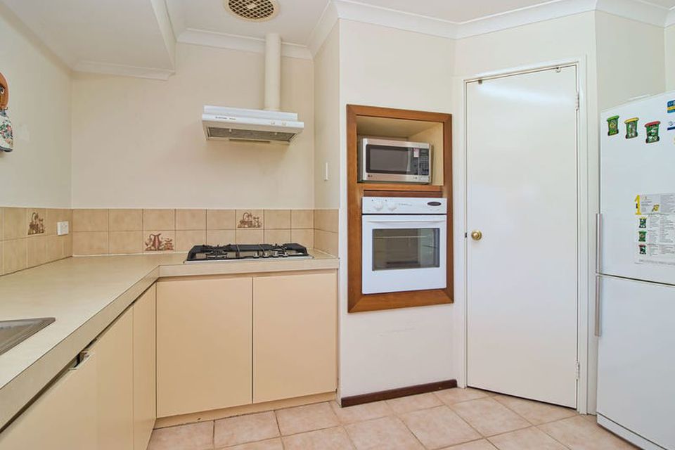 2 Freedman Way , Winthrop