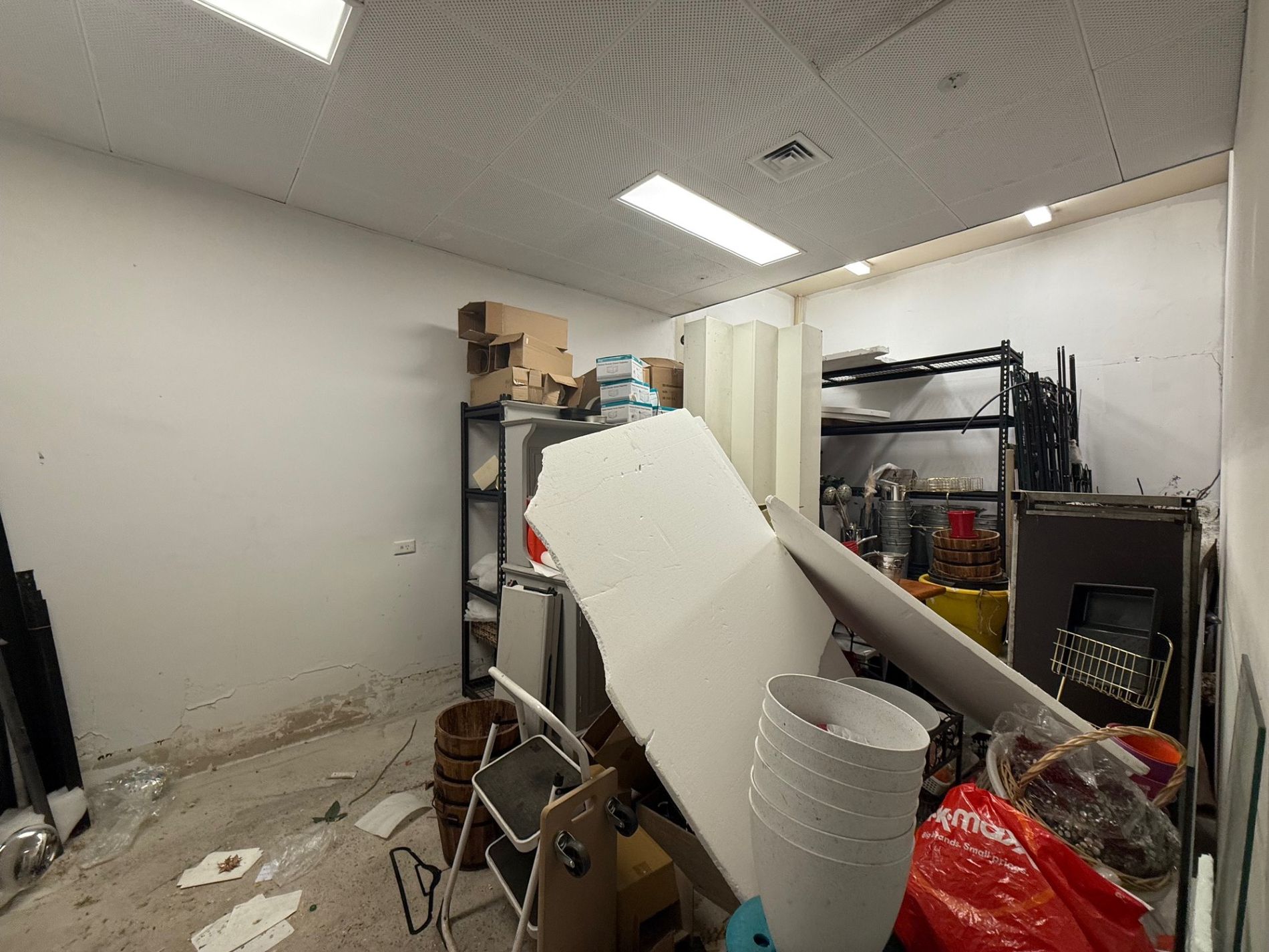 Shop 1 / 16 Borrack Square, Altona North