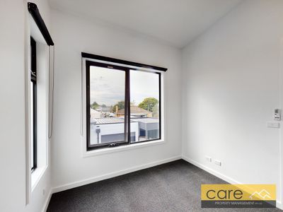 2 / 5 Maple Court, Doveton