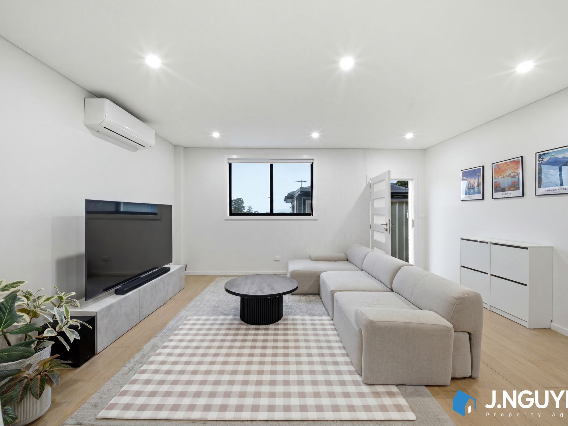 8 & 8a O'shannassy St, Mount Pritchard