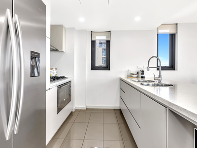 1701 / 10 Balfours Way, Adelaide