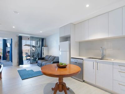 702 / 95 Linton Street, Kangaroo Point