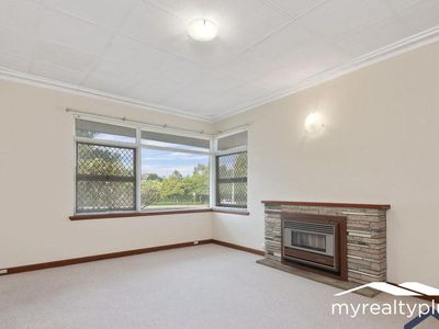 389 Grand Promenade, Dianella