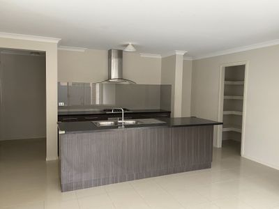 1228 Ison Road, Manor Lakes