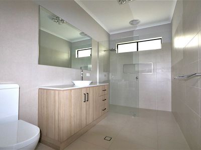 38 Saint Andrews Drive, Worrolong