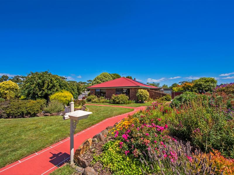 33 Freestone Crescent, Wynyard