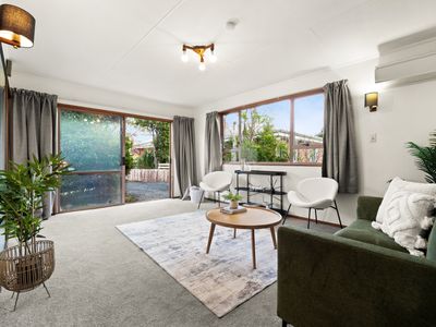 B / 352 Pine Hill Road, Liberton
