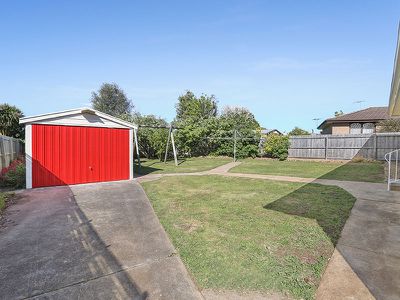 6 Clydesdale Crescent, Belmont