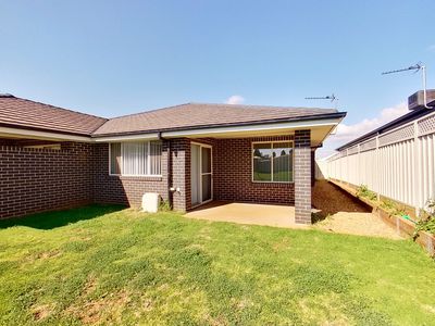 13B Lansdowne Drive, Dubbo