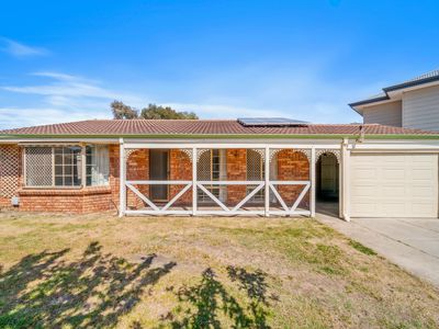 12 Placid Court, South Lake