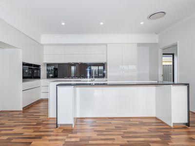 13 Hyacinth Drive, Piara Waters