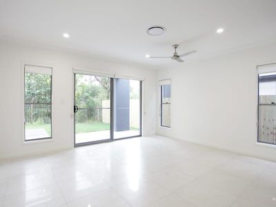 126 Cooper Crescent, Rochedale
