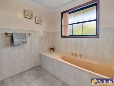 44 Clemenceau Crescent, Tanilba Bay