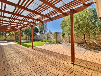2 Freedman Way , Winthrop