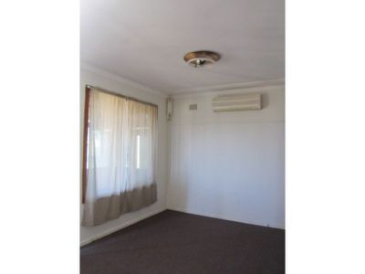 14 Canberra Road, Lake Heights