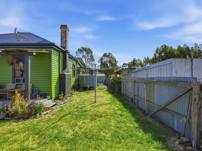 8 Johnston Street, Parattah