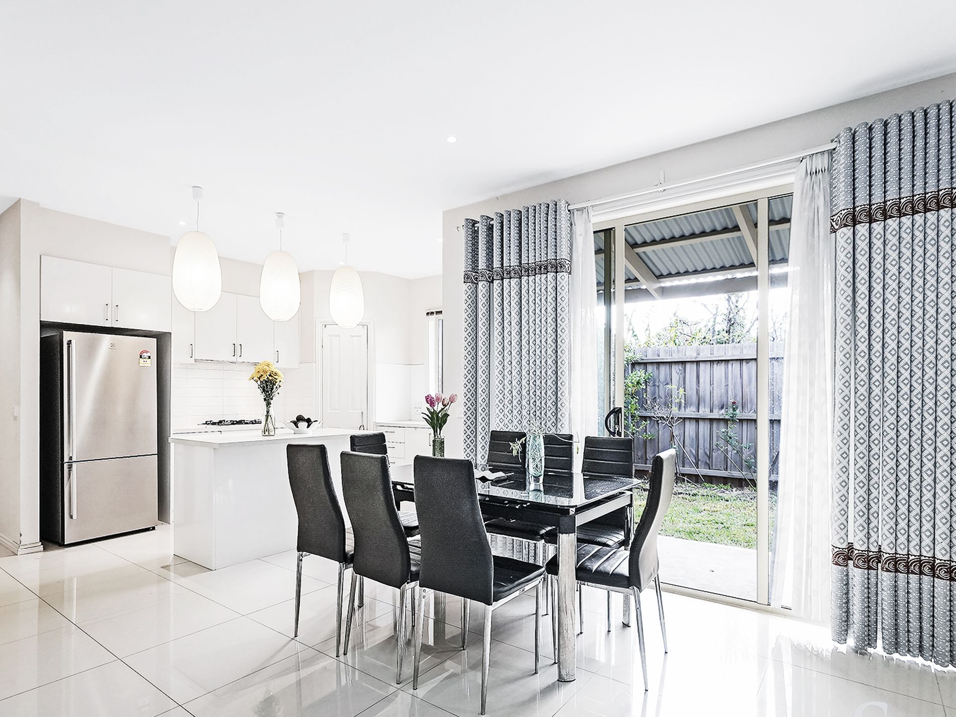 2 / 5 Risdon Drive, Notting Hill