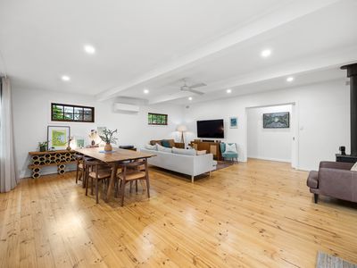 22 George Avenue, Crafers West