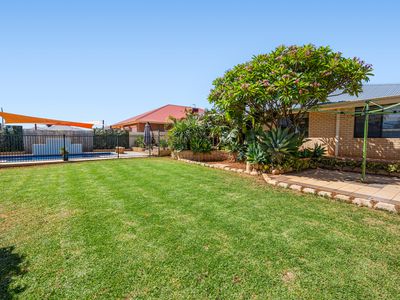 25 Smythe Drive, Broadwood