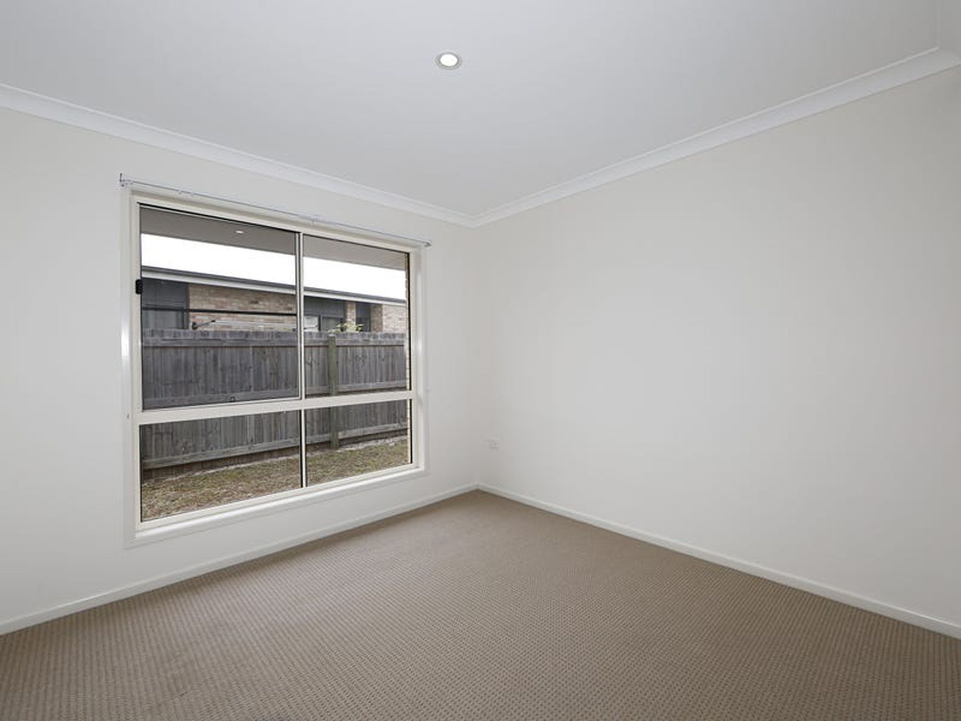 8 Oriole Ct, Woodgate
