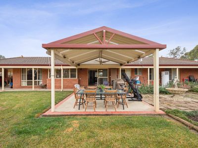 42 Oxley-Meadow Creek Rd, Oxley