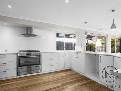 6 Bourne Court, Huntingdale