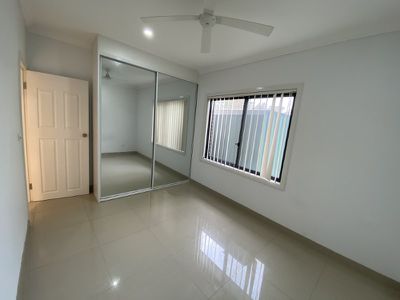 1 Cyclamen Place, Macquarie Fields