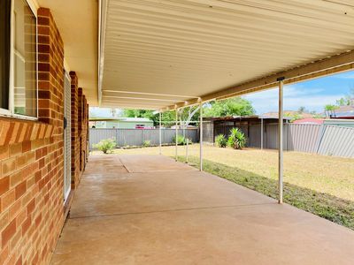 82 Sturt Circle, Dubbo