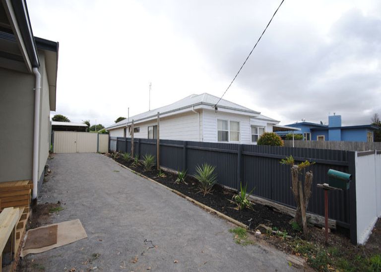 6 Lorna Court, Portland