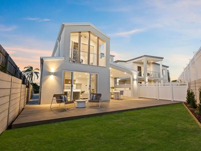 6 Primrose Parade, Wynnum West