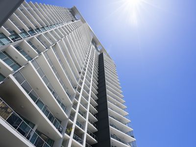 1803 / 1 Como Crescent, Southport