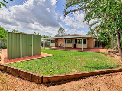 10 Menzies Court, Gray