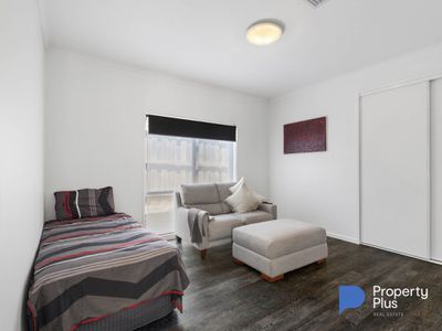 6 Peppertree Grove, Strathdale