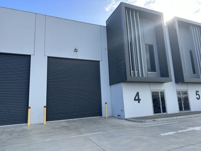 4 / 32 Aylesbury Drive, Altona