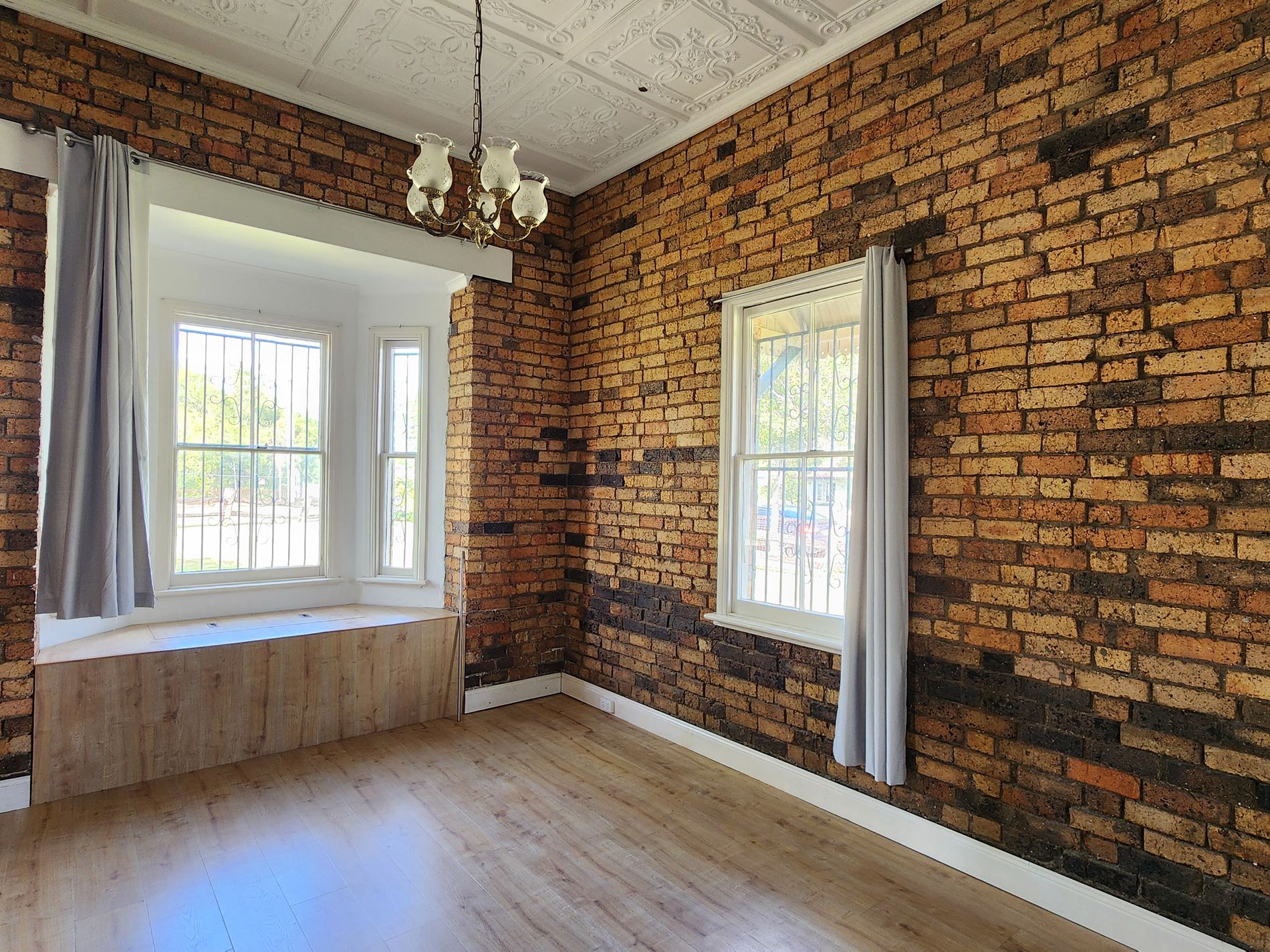 2 Queen Street, Dinmore