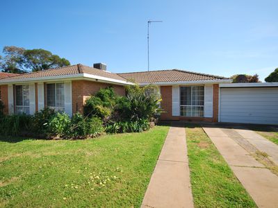 196  Cobra Street, Dubbo