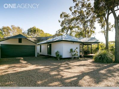 4 Chantilly St, Urangan