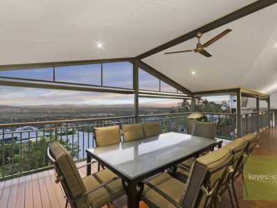 22 The Point, Castle Hill