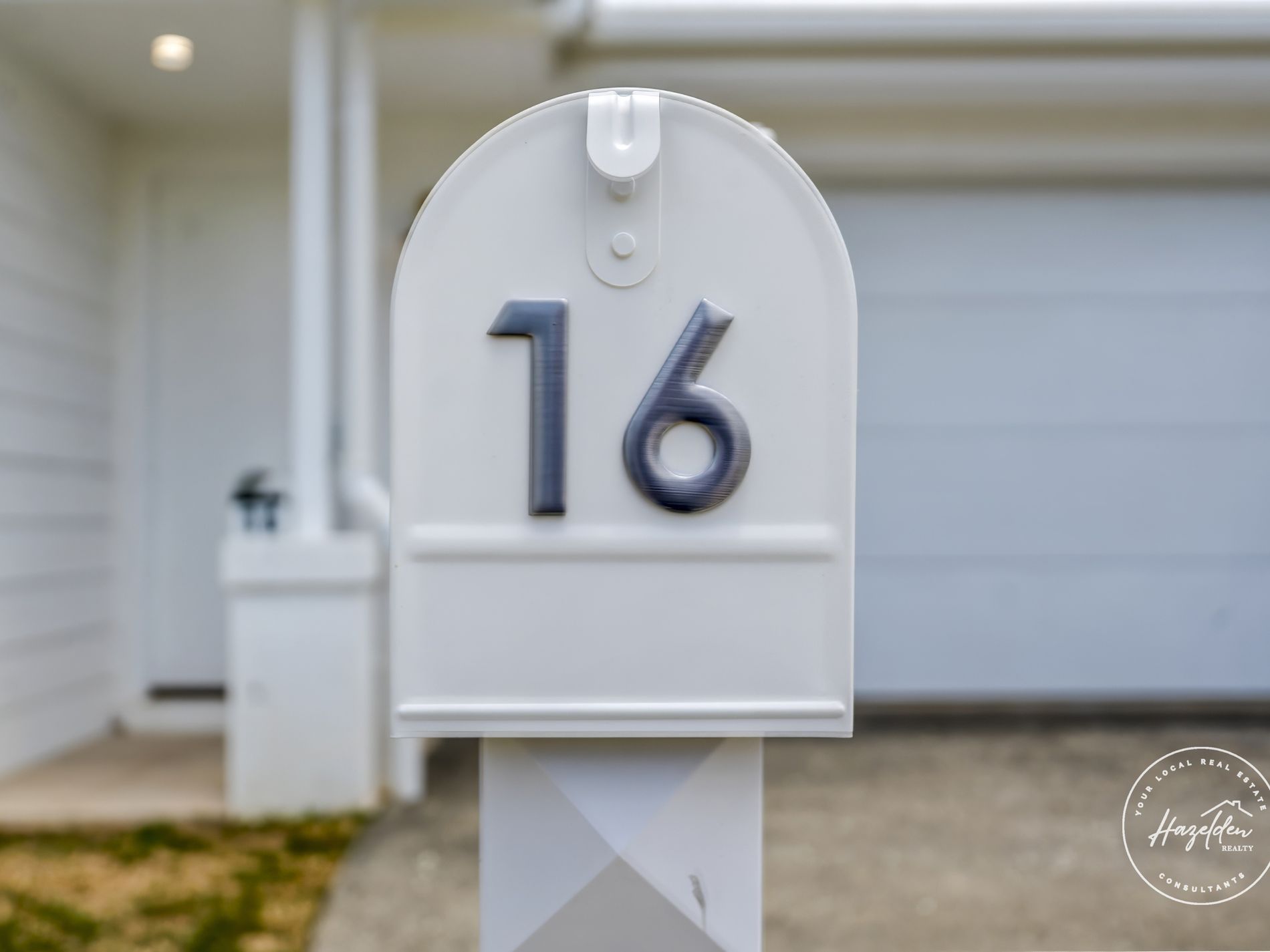 16 Aurora Crescent, Glass House Mountains