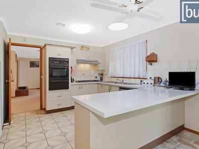 11 Doongan Pl, West Albury